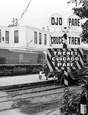 Ojo, pare, cruce, tren